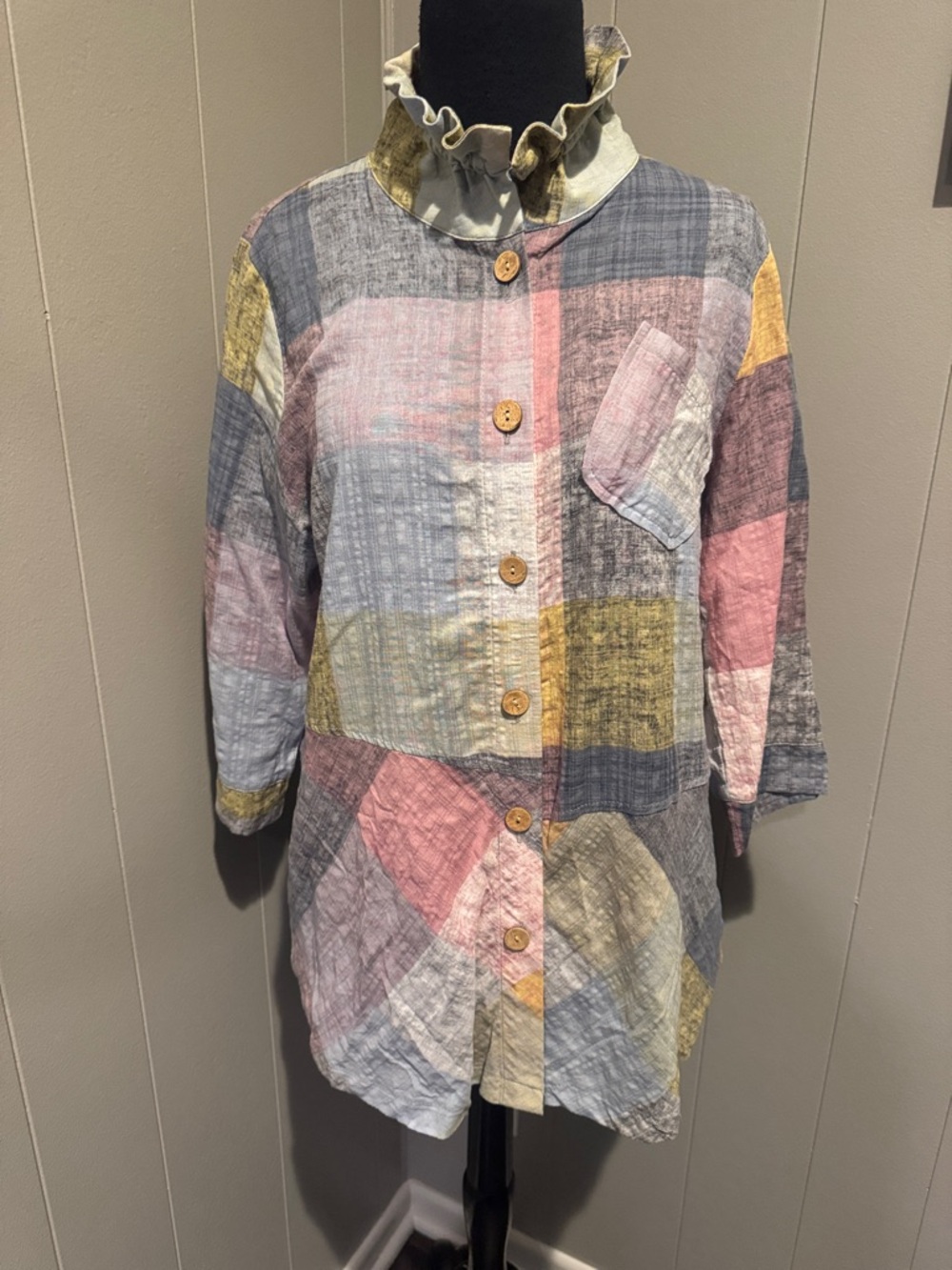 Terra SJ Apparel pastel plaid ruffle stand up collar button front 3/4 sleeve top